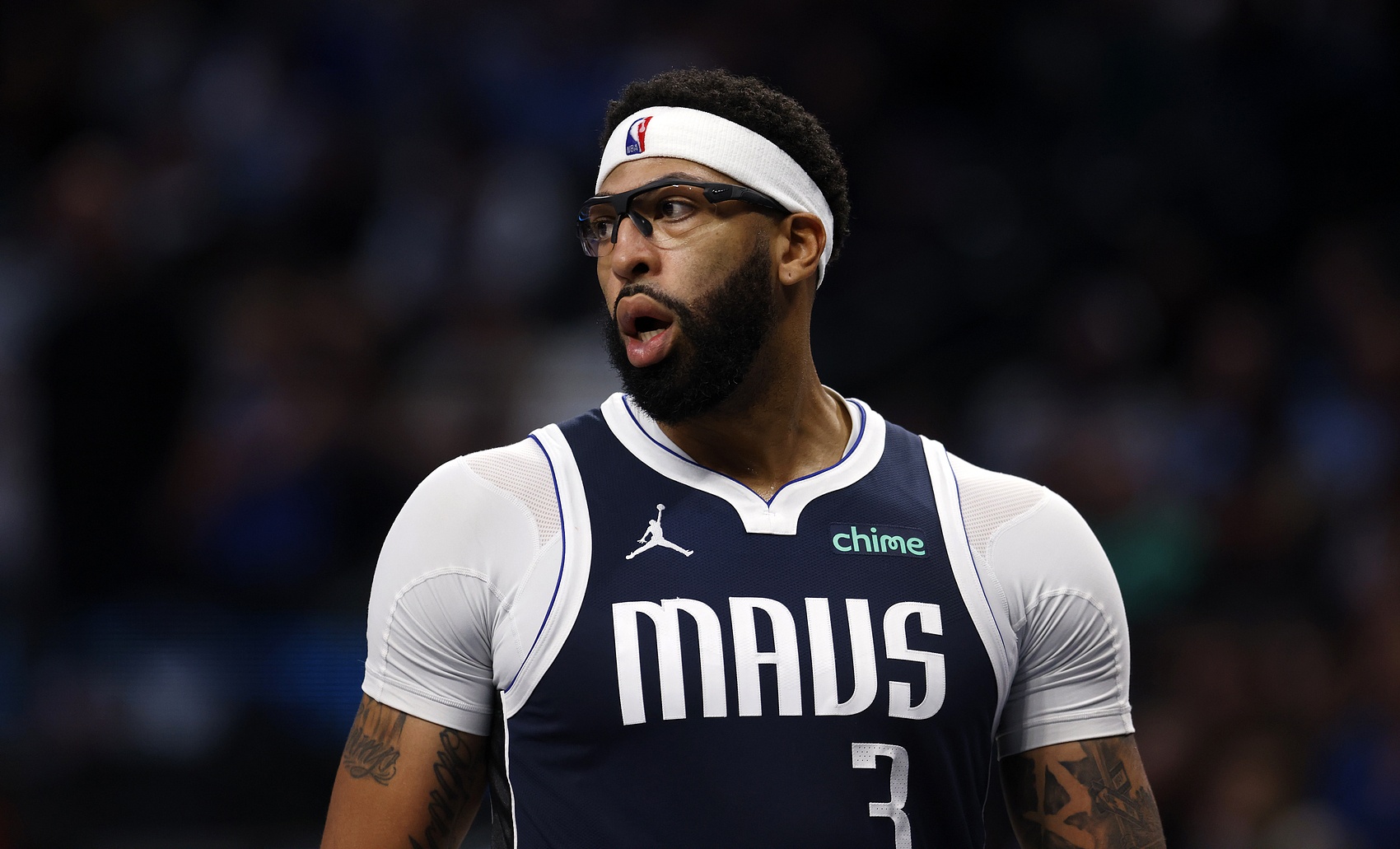 这才是熟悉的你！浓眉补防血帽李凯尔 随后快速反击空切背扣空篮