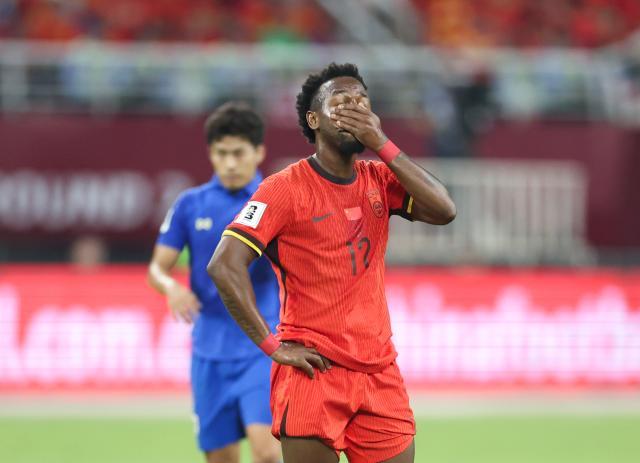 安全可靠-费南多丢点无奈表现不佳 抢罚任意球违反战术纪律